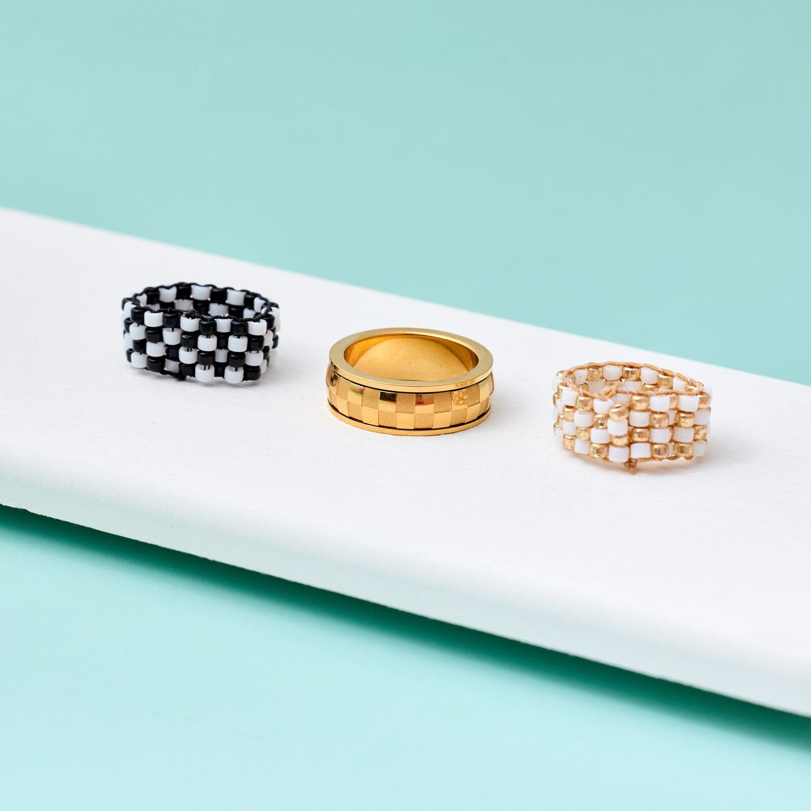 Checkerboard Bead Stretch Ring - Image 5